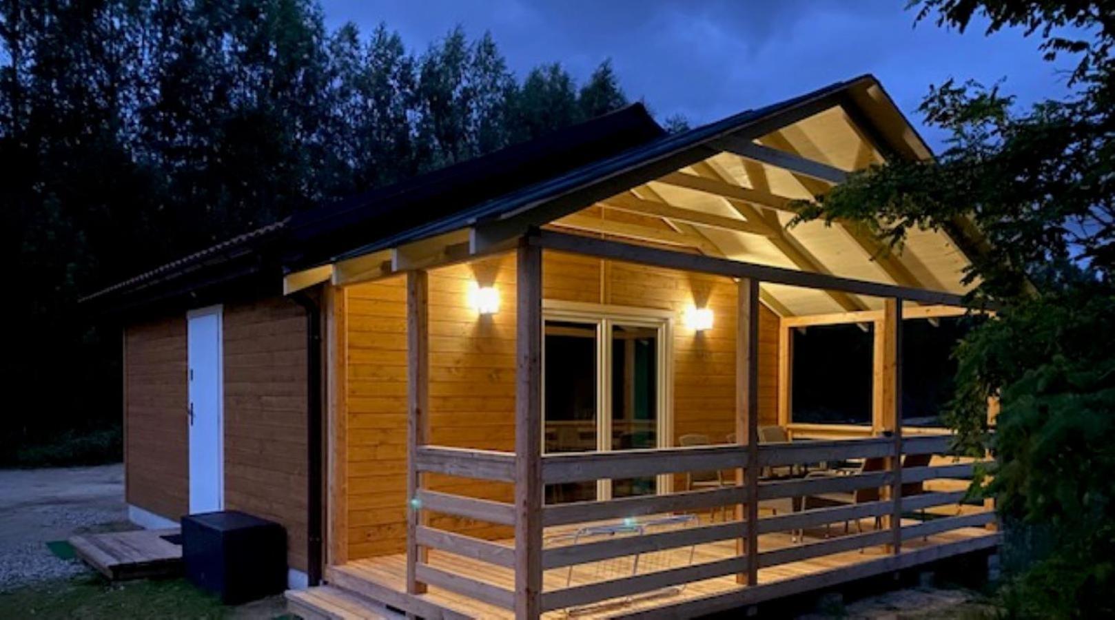 Miedzy Wodami - Domki Na Mazurach Mikołajki Exteriör bild